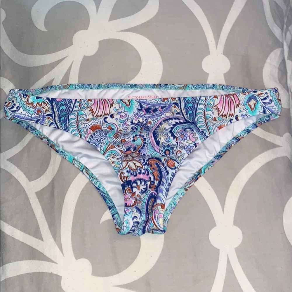 Paisley VS Bikini Bottoms